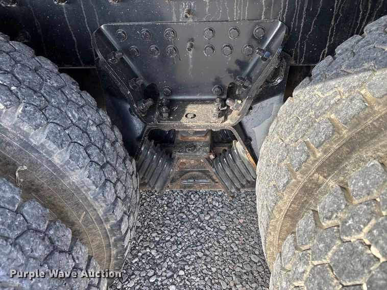 image for item DU1471 2005 Sterling L9500 dump truck