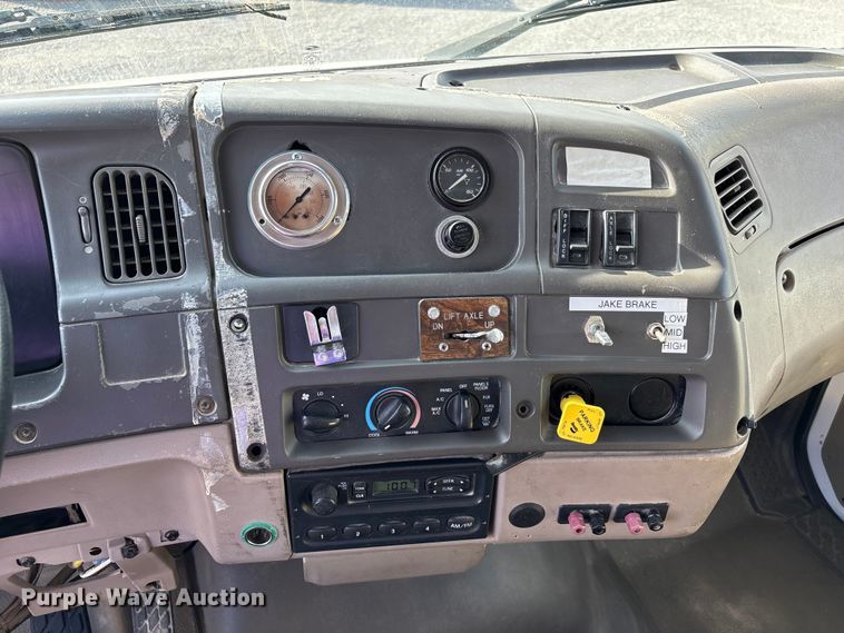 image for item DU1471 2005 Sterling L9500 dump truck