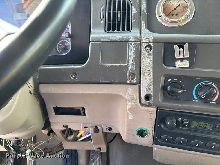 image for item DU1471 2005 Sterling L9500 dump truck