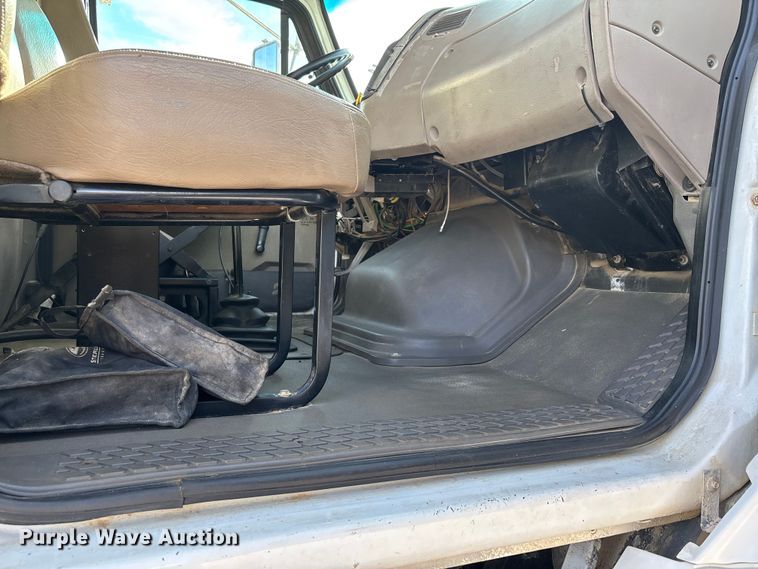 image for item DU1471 2005 Sterling L9500 dump truck