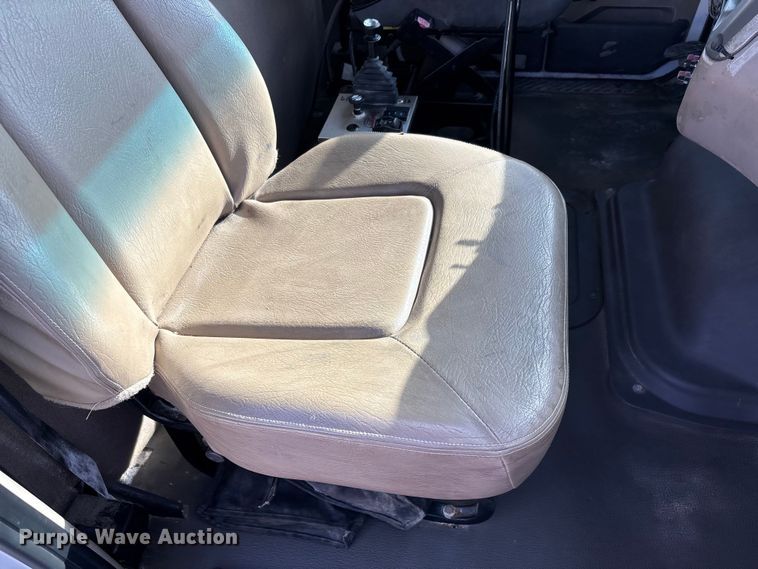 image for item DU1471 2005 Sterling L9500 dump truck