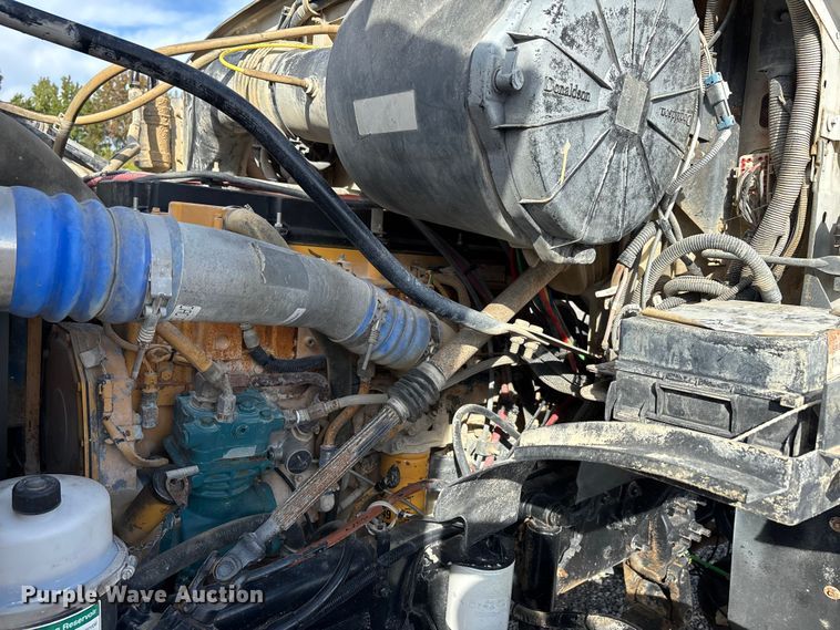 image for item DU1471 2005 Sterling L9500 dump truck