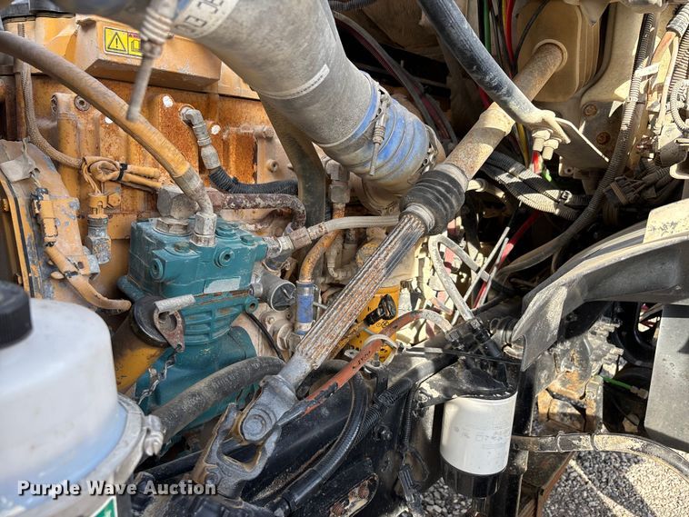 image for item DU1471 2005 Sterling L9500 dump truck