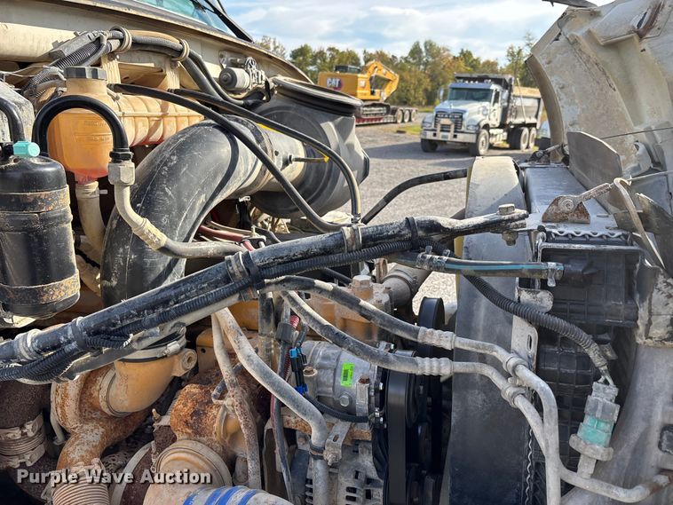 image for item DU1471 2005 Sterling L9500 dump truck
