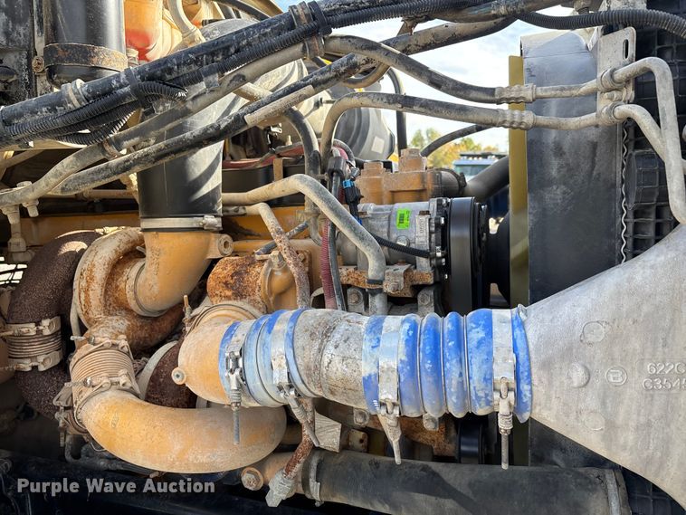 image for item DU1471 2005 Sterling L9500 dump truck