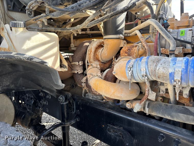 image for item DU1471 2005 Sterling L9500 dump truck