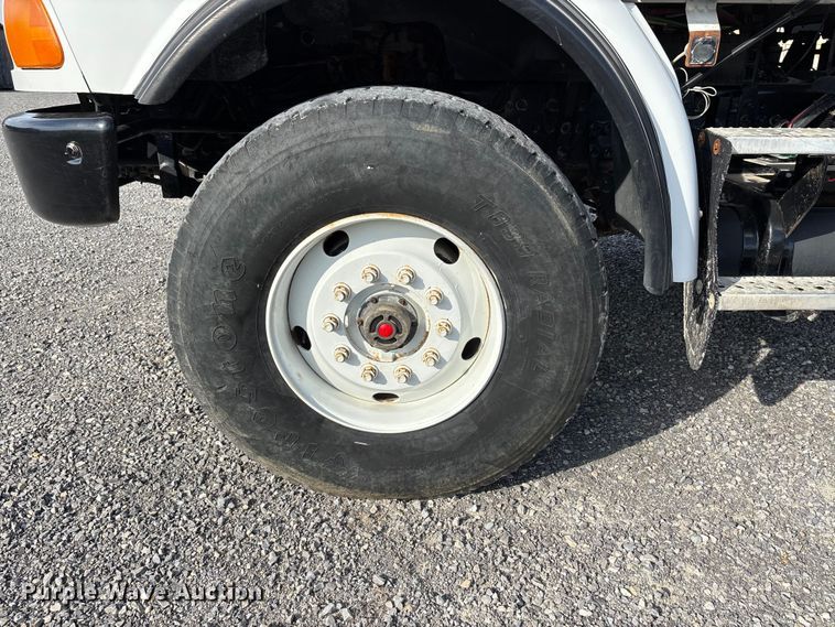 image for item DU1471 2005 Sterling L9500 dump truck