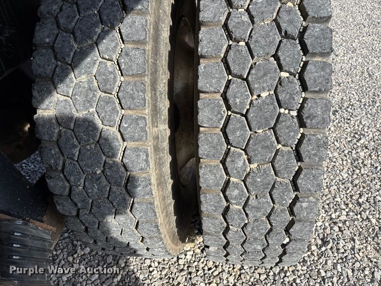 image for item DU1471 2005 Sterling L9500 dump truck