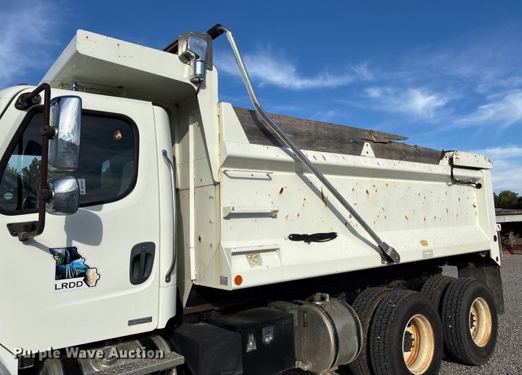 image for item DU1472 2007 Freightliner M2 Business Class dump truck