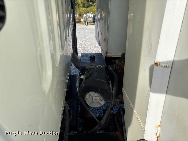 image for item DU1472 2007 Freightliner M2 Business Class dump truck