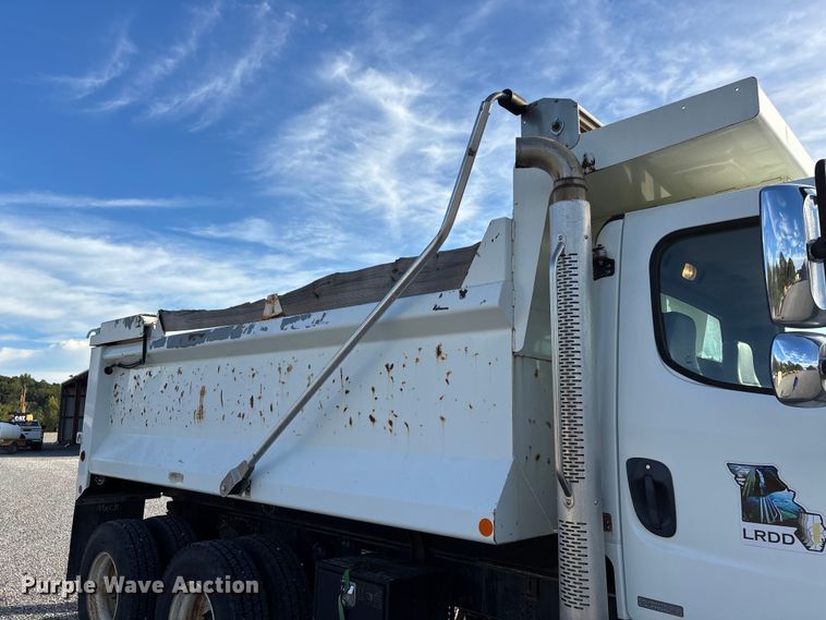 image for item DU1472 2007 Freightliner M2 Business Class dump truck