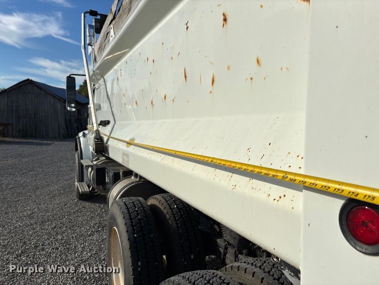 image for item DU1472 2007 Freightliner M2 Business Class dump truck