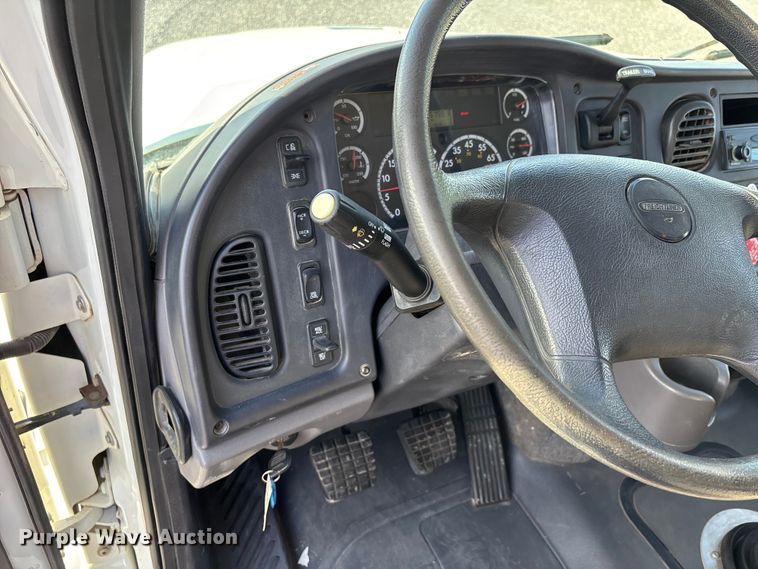 image for item DU1472 2007 Freightliner M2 Business Class dump truck