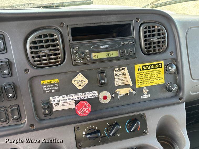 image for item DU1472 2007 Freightliner M2 Business Class dump truck