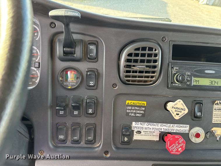 image for item DU1472 2007 Freightliner M2 Business Class dump truck