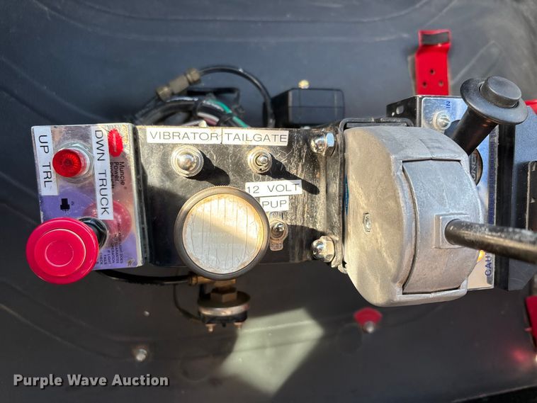 image for item DU1472 2007 Freightliner M2 Business Class dump truck