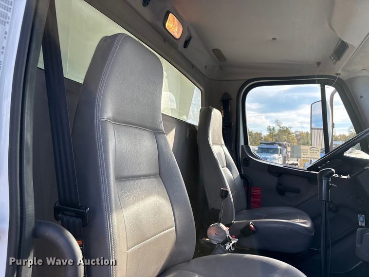 image for item DU1472 2007 Freightliner M2 Business Class dump truck