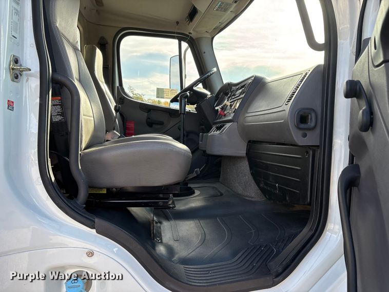 image for item DU1472 2007 Freightliner M2 Business Class dump truck