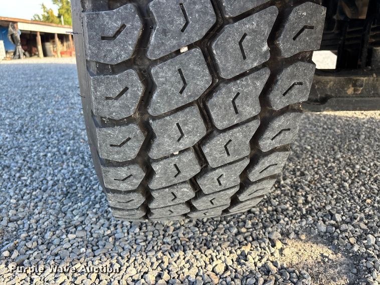 image for item DU1472 2007 Freightliner M2 Business Class dump truck