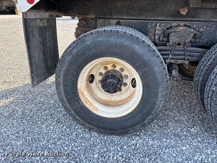 image for item DU1472 2007 Freightliner M2 Business Class dump truck