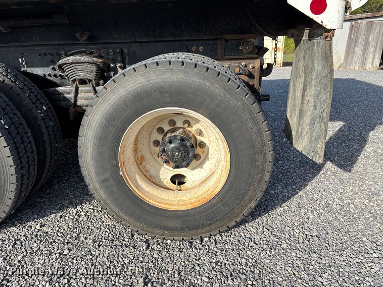 image for item DU1472 2007 Freightliner M2 Business Class dump truck