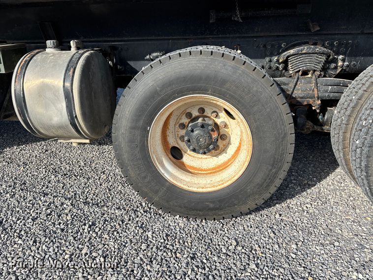 image for item DU1472 2007 Freightliner M2 Business Class dump truck