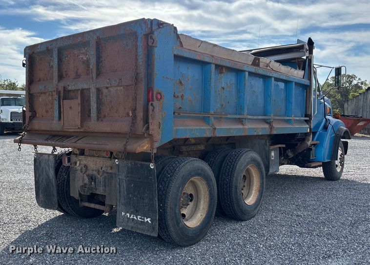 image for item DU1473 1999 Sterling dump truck