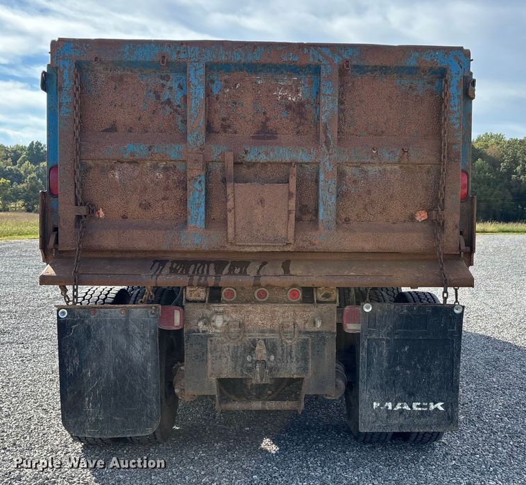 image for item DU1473 1999 Sterling dump truck