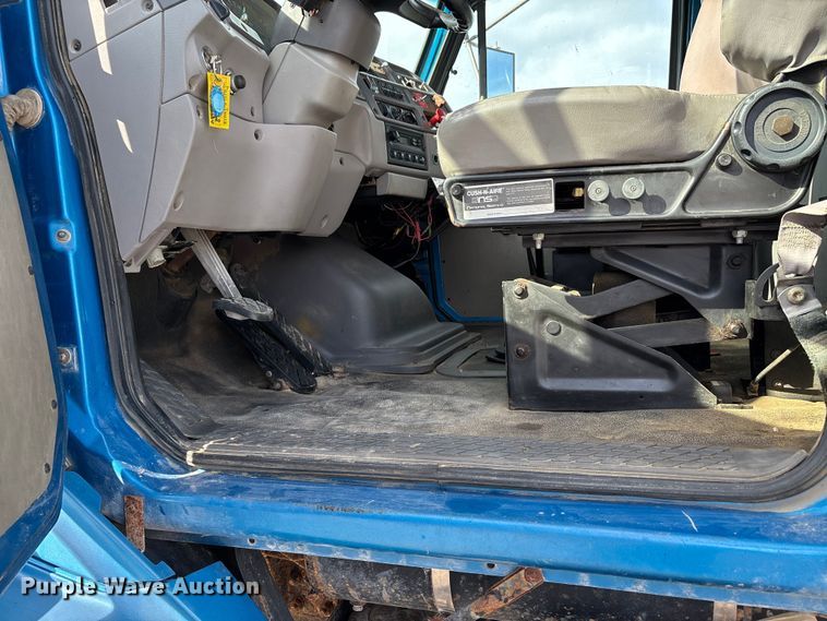 image for item DU1473 1999 Sterling dump truck