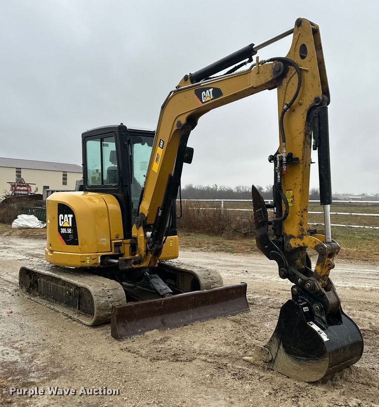 EXCAVADORA 2016 CATERPILLAR 3055E2