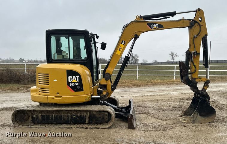 EXCAVADORA 2016 CATERPILLAR 3055E2
