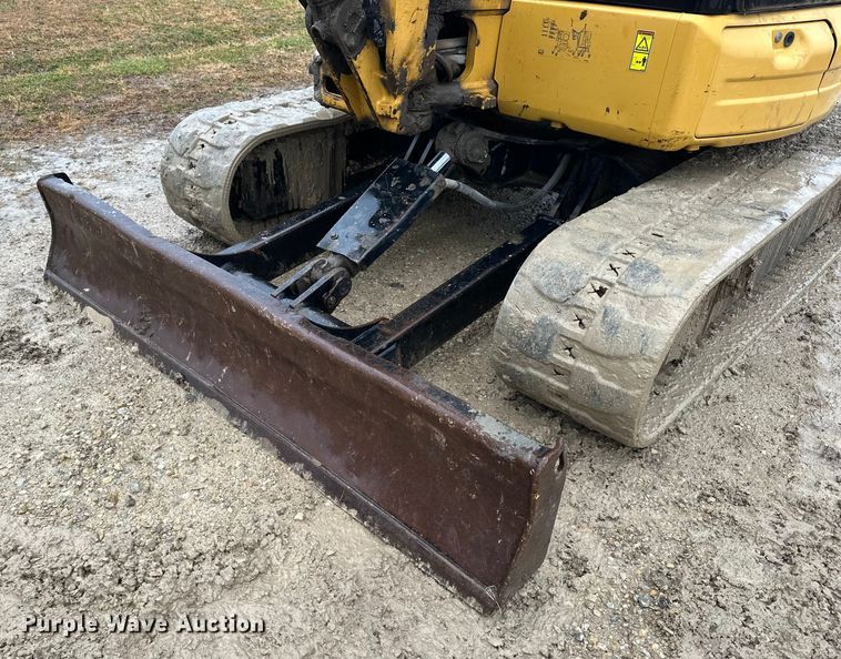 image for item DV0750 2016 Caterpillar 305.5E2  mini excavator