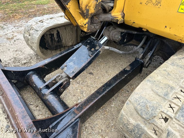 image for item DV0750 2016 Caterpillar 305.5E2  mini excavator