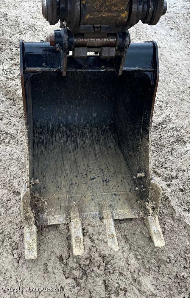 image for item DV0750 2016 Caterpillar 305.5E2  mini excavator