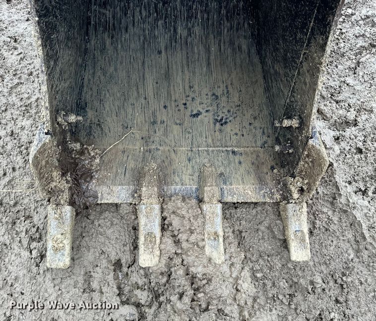 image for item DV0750 2016 Caterpillar 305.5E2  mini excavator