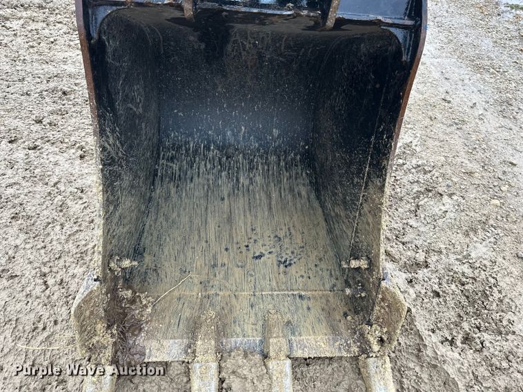 image for item DV0750 2016 Caterpillar 305.5E2  mini excavator