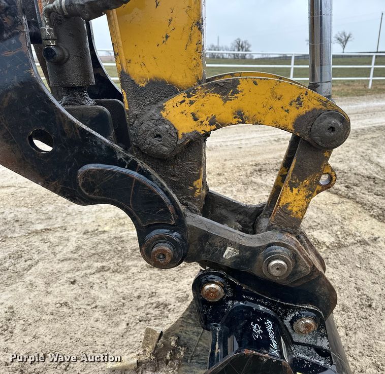 image for item DV0750 2016 Caterpillar 305.5E2  mini excavator