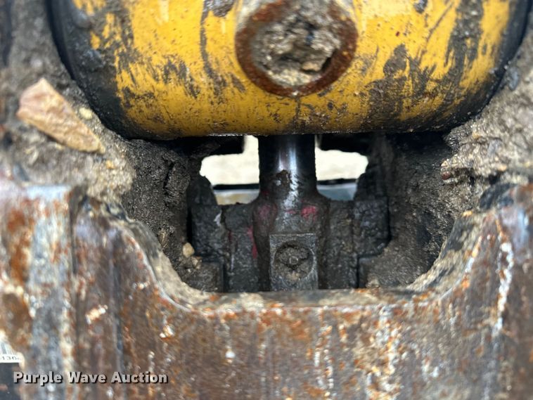 image for item DV0750 2016 Caterpillar 305.5E2  mini excavator