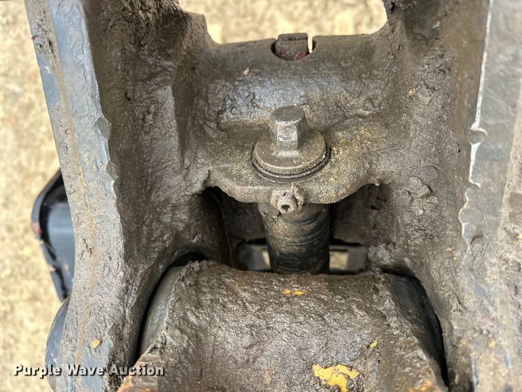 image for item DV0750 2016 Caterpillar 305.5E2  mini excavator