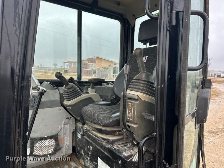 image for item DV0750 2016 Caterpillar 305.5E2  mini excavator