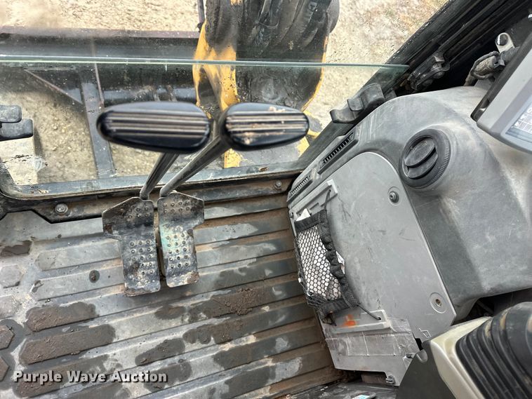 image for item DV0750 2016 Caterpillar 305.5E2  mini excavator