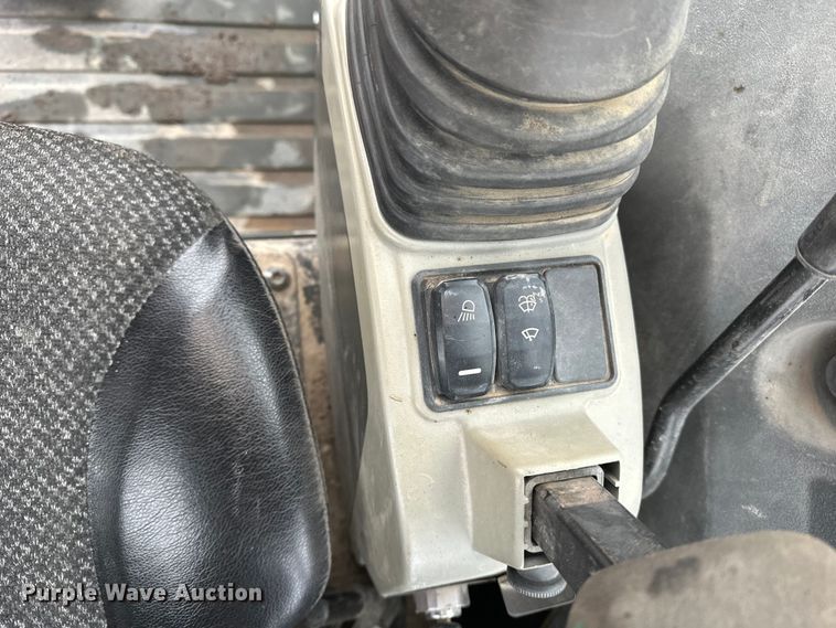 image for item DV0750 2016 Caterpillar 305.5E2  mini excavator