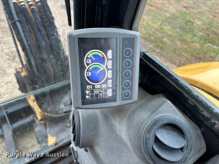 image for item DV0750 2016 Caterpillar 305.5E2  mini excavator