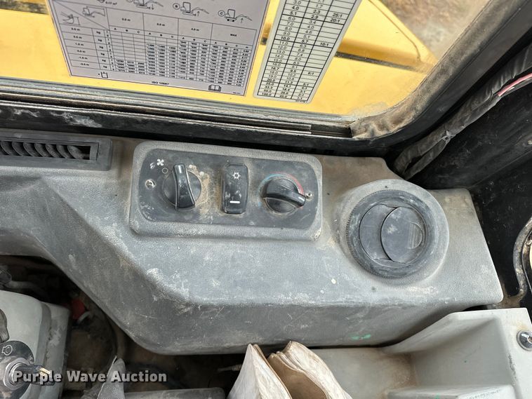 image for item DV0750 2016 Caterpillar 305.5E2  mini excavator