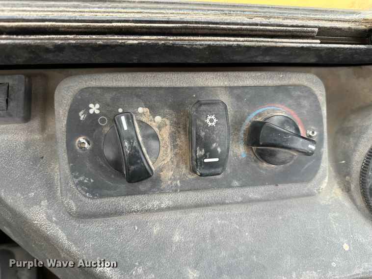 image for item DV0750 2016 Caterpillar 305.5E2  mini excavator