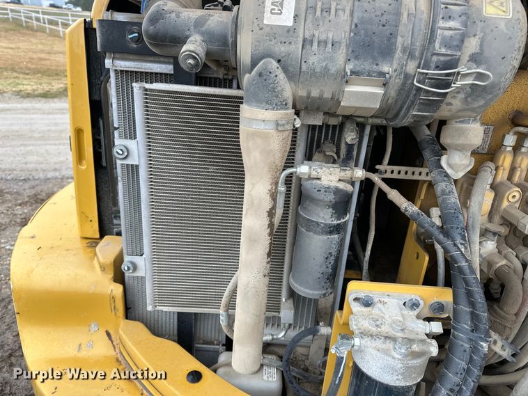 image for item DV0750 2016 Caterpillar 305.5E2  mini excavator