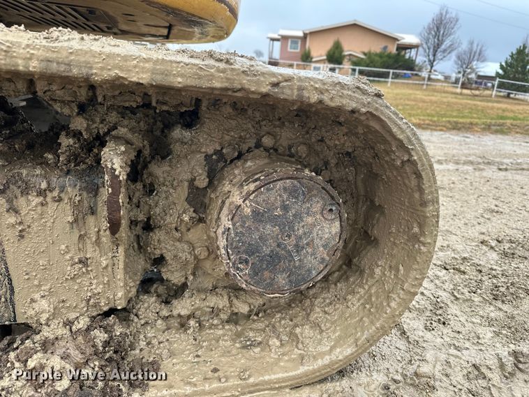 image for item DV0750 2016 Caterpillar 305.5E2  mini excavator