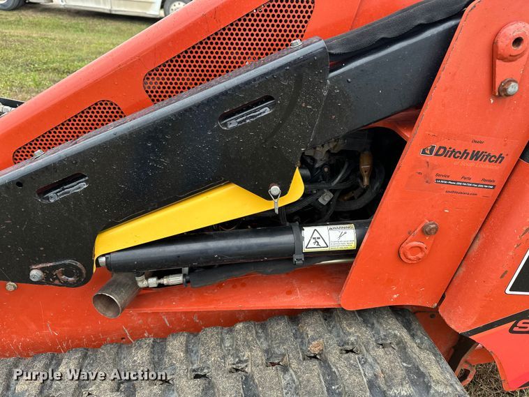 image for item DV0754 2018 Ditch Witch SK1050 compact utility loader