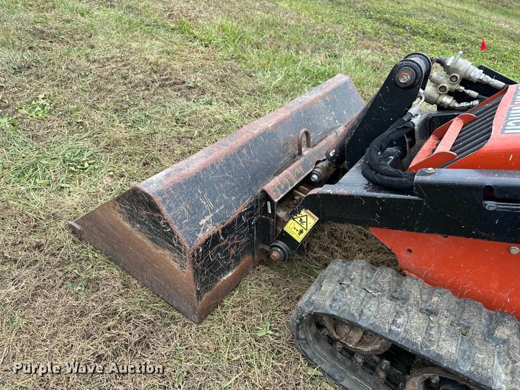 image for item DV0754 2018 Ditch Witch SK1050 compact utility loader