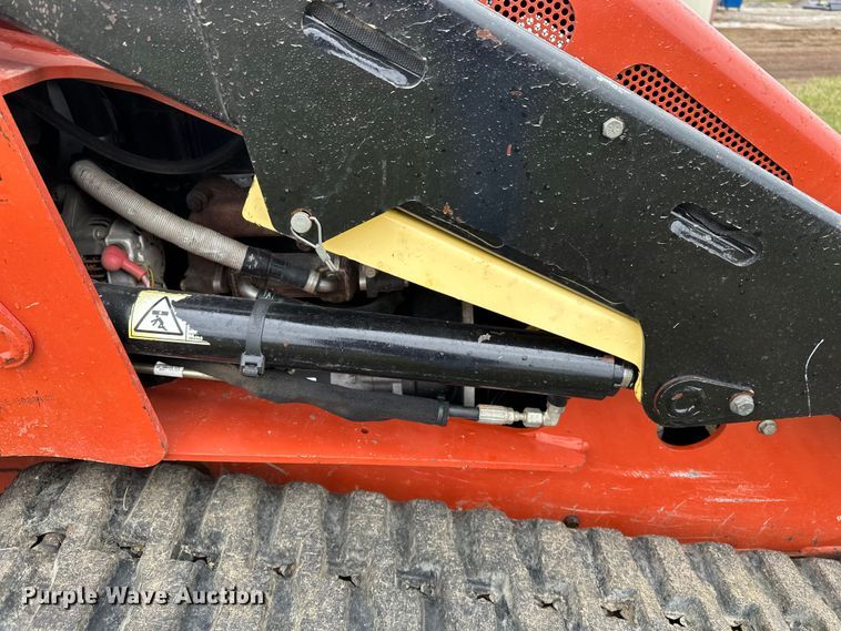 image for item DV0754 2018 Ditch Witch SK1050 compact utility loader